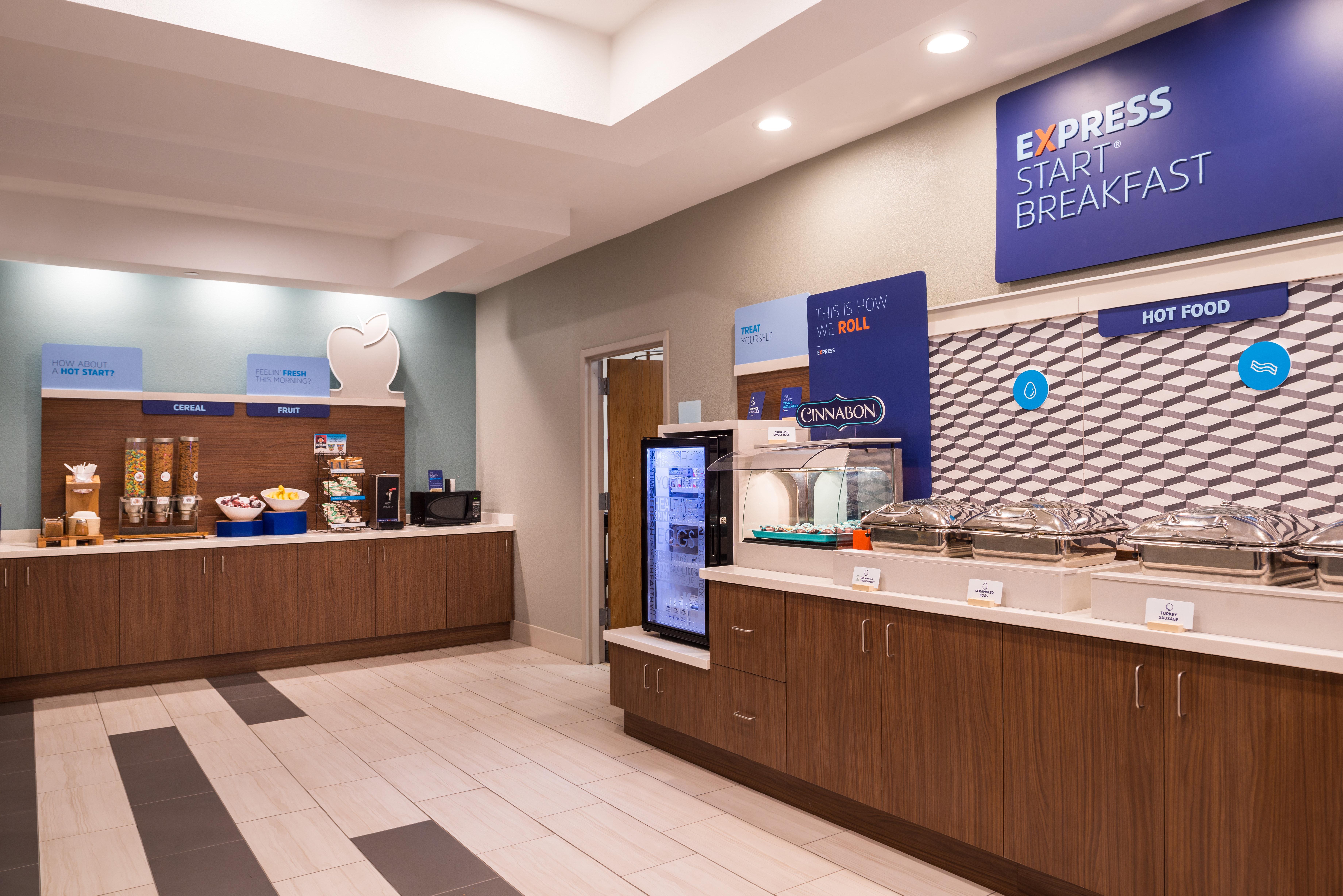 فندق وأجنحة هوليداي إن إكسبريس تامبا - طريق أندرسون - فيتيرانز إكسب West Chase المظهر الخارجي الصورة